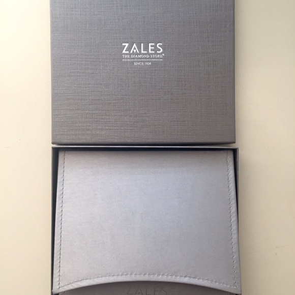 Double-Strand Black Pearl Necklace - Picture 5 of 9